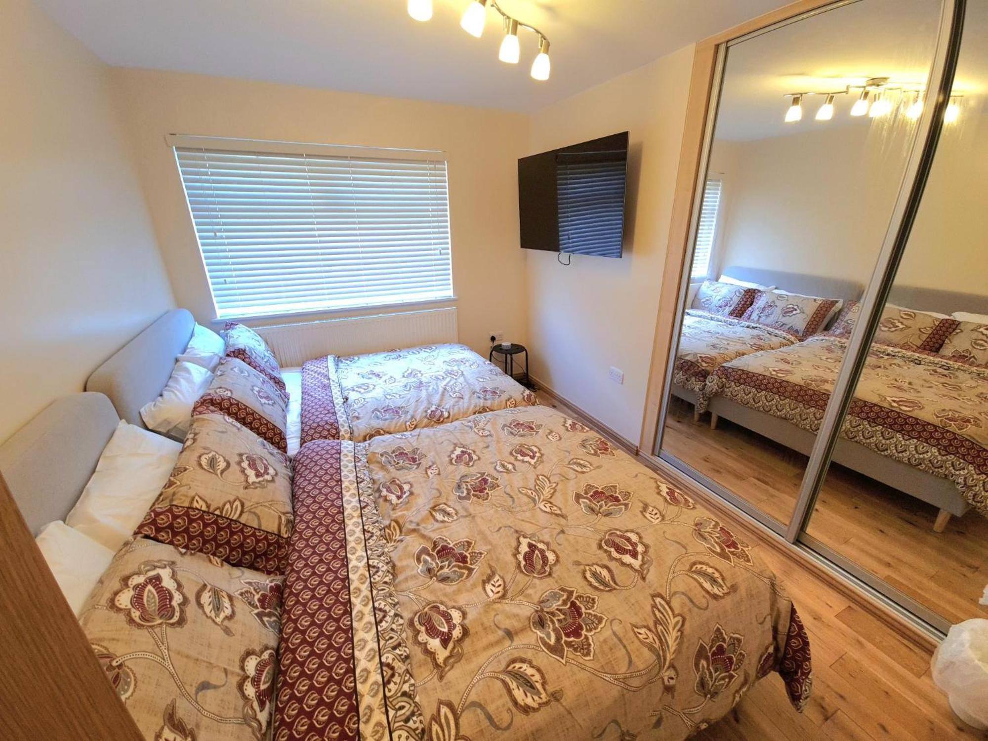 London Luxury 2 Bedroom Flat Sleeps 8 Free Parking East Barnet Exterior photo