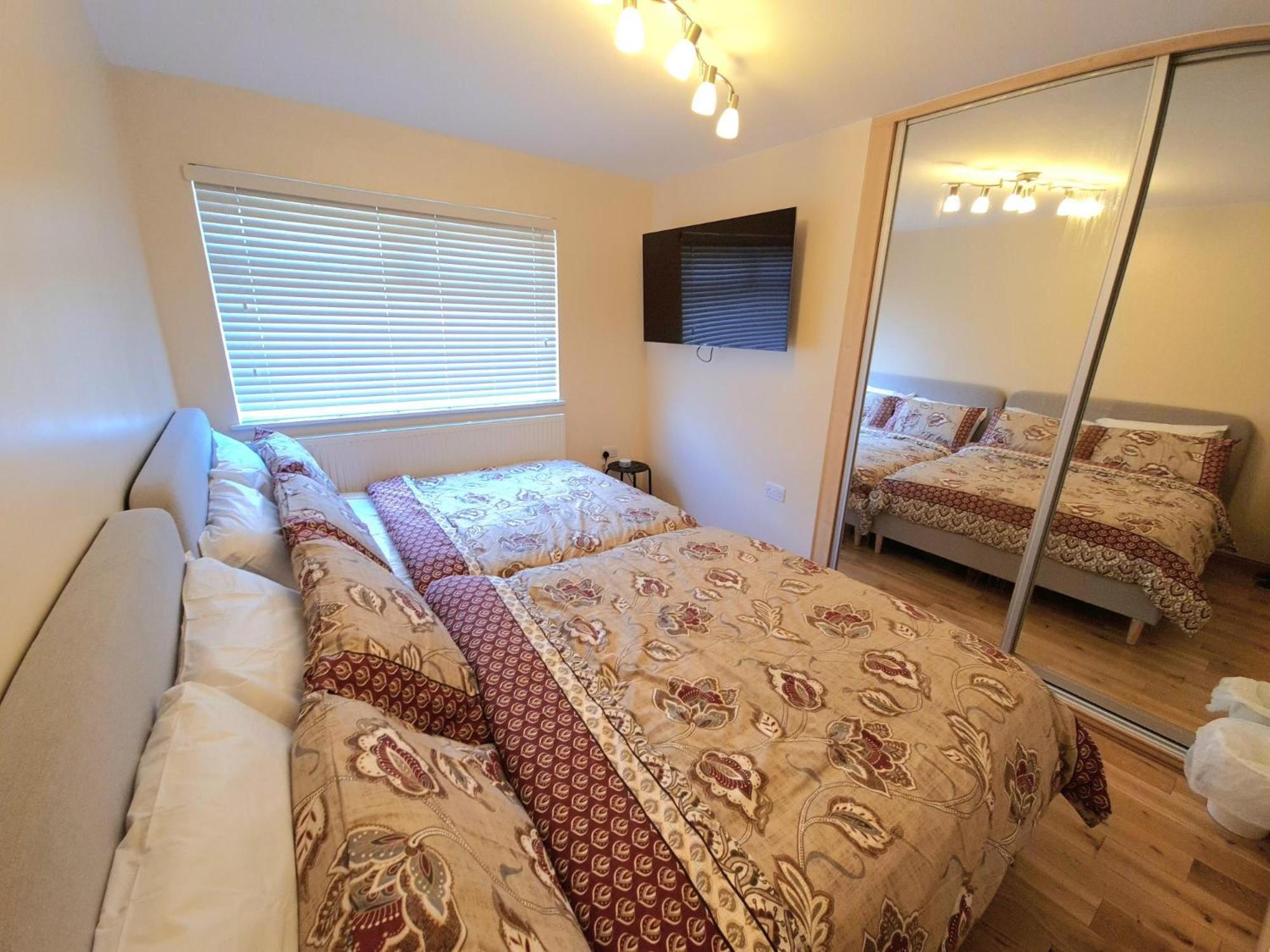 London Luxury 2 Bedroom Flat Sleeps 8 Free Parking East Barnet Exterior photo