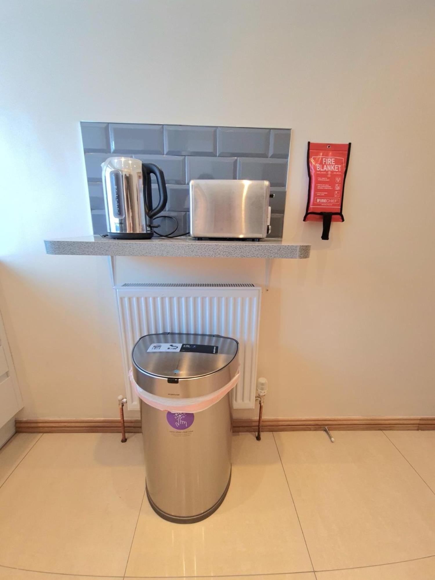 London Luxury 2 Bedroom Flat Sleeps 8 Free Parking East Barnet Exterior photo